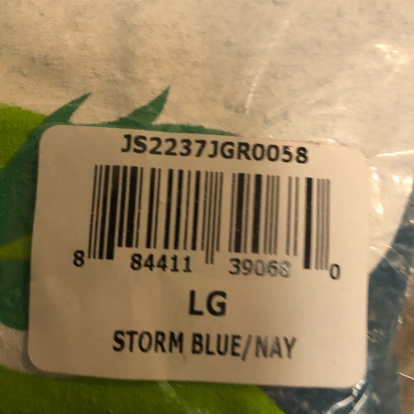 Sold Grinch Christmas Graphic Tee Large - Picture 4 of 4